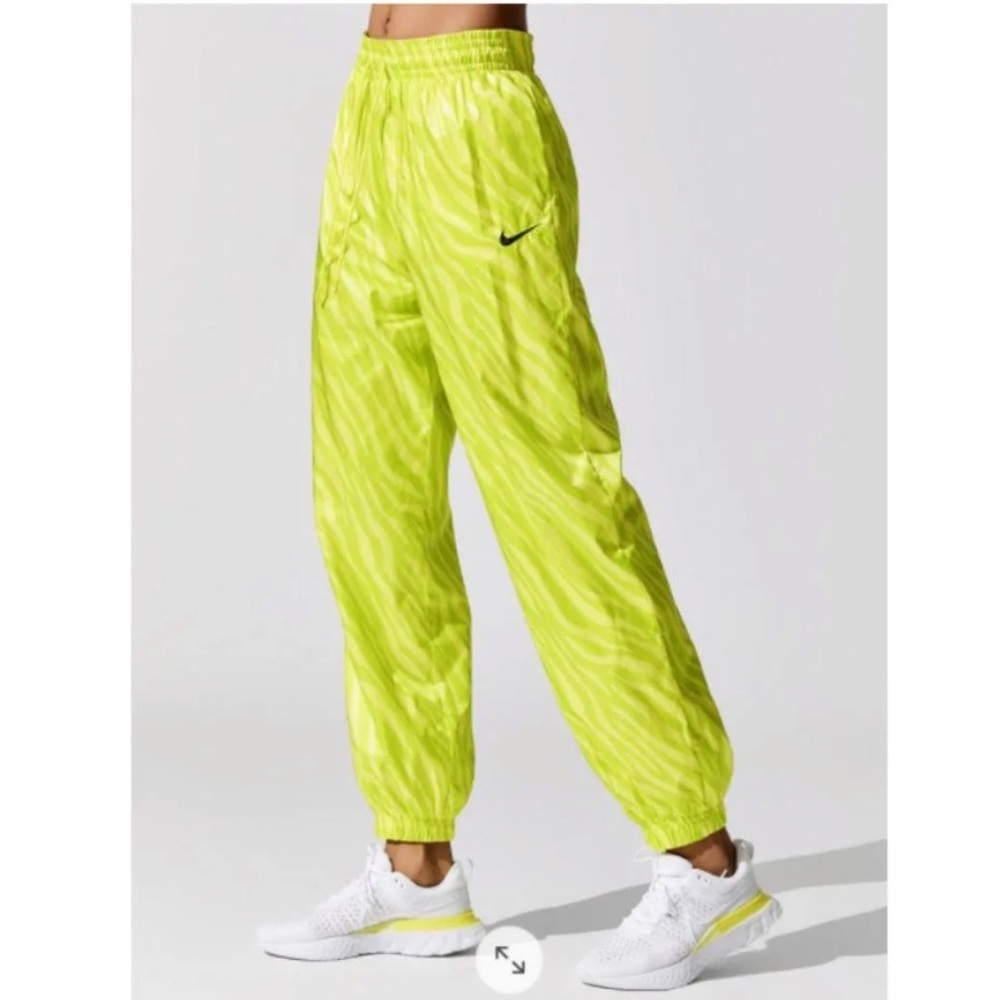 NWT Nike Sportswear Icon Clash Pants In Highlighter Size Small